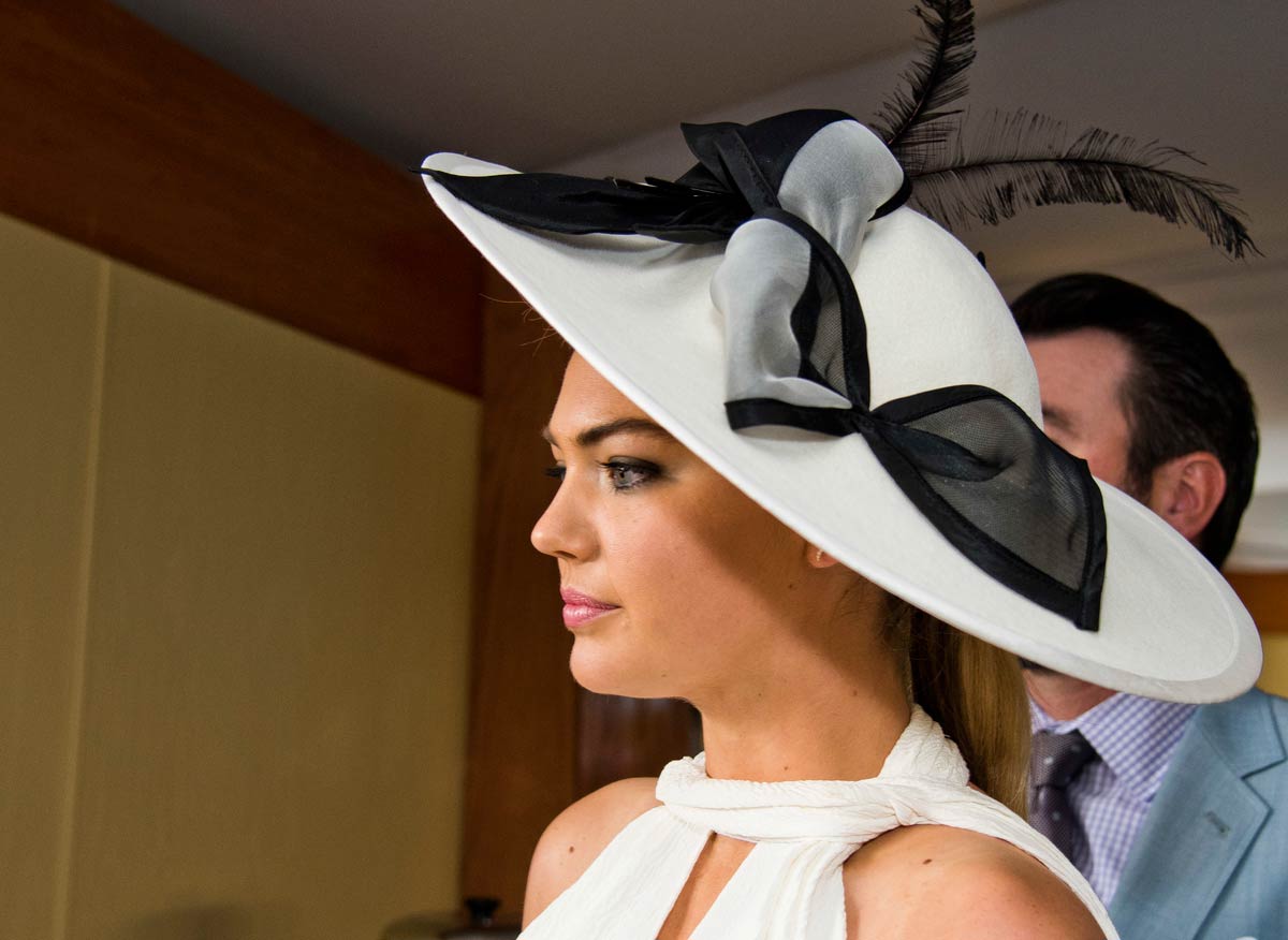 SLIDESHOW: Supermodel Kate Upton Enjoys Breeders