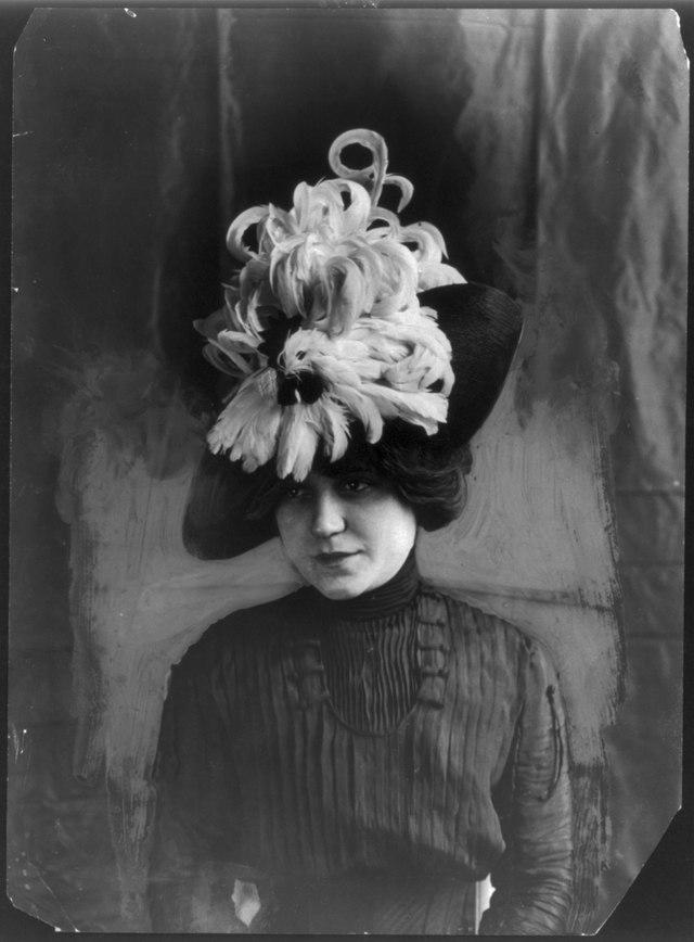 Fascinator - Wikipedia