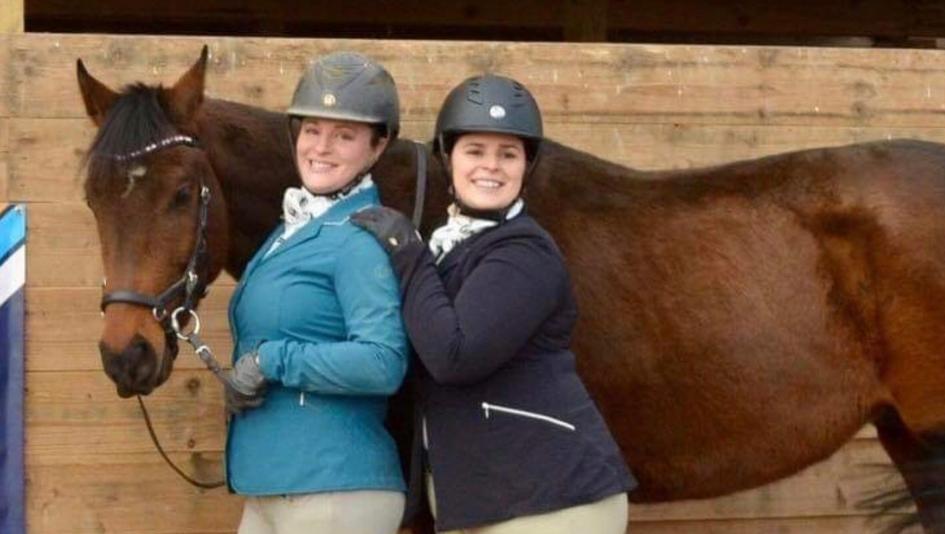 Daring Destiny, who will continue to aim for the Thoroughbred Makeover, with Sarah and Katie