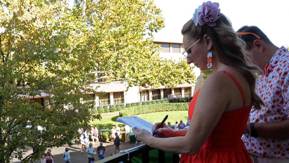 Keeneland, Weekend Winners, gambling, horse racing, betting, exacta, trifecta, Bryan Station Stakes, Fayette Stakes, Hit Show, Rattle N Roll, Gosger, Giocoso, Salamis, Plensa, Chad Brown, Rusty Arnold, Irad Ortiz, Jose Ortiz, ABR