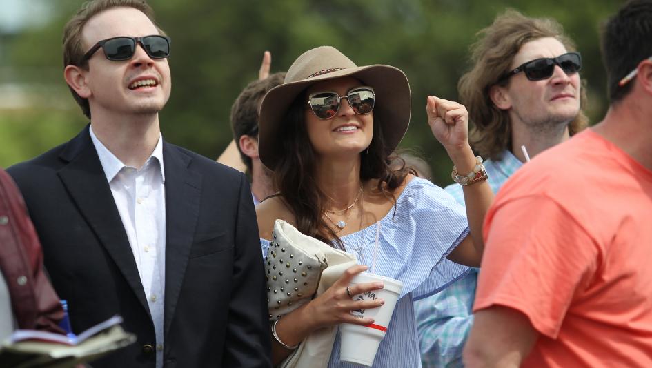 Welcoming Newcomers to Horse Racing with the Group Parlay Bet
