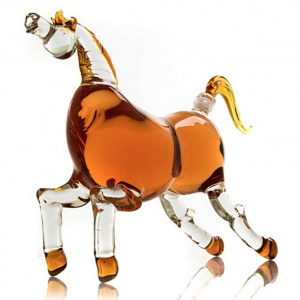 <a href="https://www.amazon.com/Wine-Savant-Decanter-Bourbon-Whiskey/dp/B01MY0C942/ref=sr_1_19?ie=UTF8&qid=1543423277&sr=8-19&keywords=horse+racing+game&pldnSite=1">14. A stunning decanter</a>